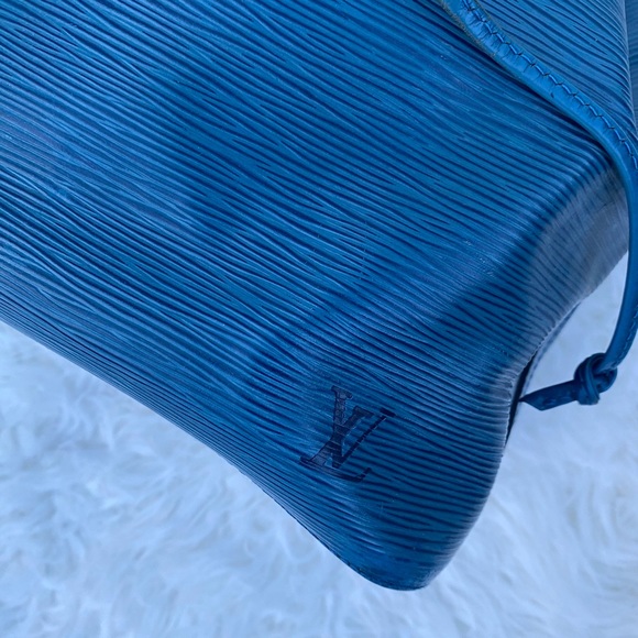 Authentic Louis Vuitton Epi Noe Bucket Bag - Picture 8 of 16